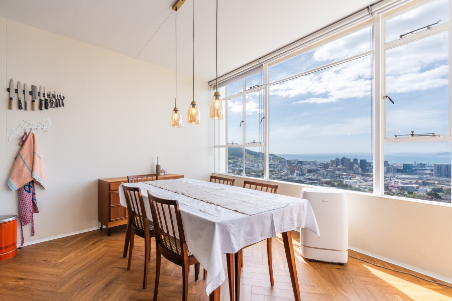 1 Bedroom Property for Sale in Vredehoek Western Cape